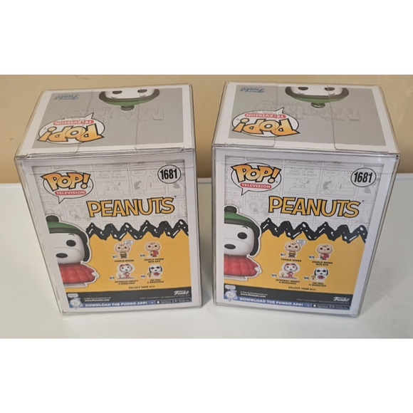 Funko Pop! Peanuts: SNOOPY in Blue (CHASE) and Red Coat Bundle #1681 +Protector - Picture 5 of 5